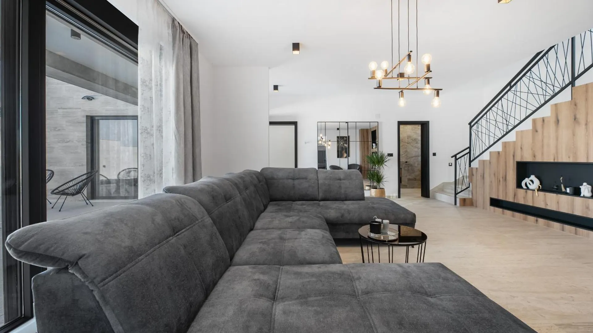 Villa Jollie With Pool Vrana
